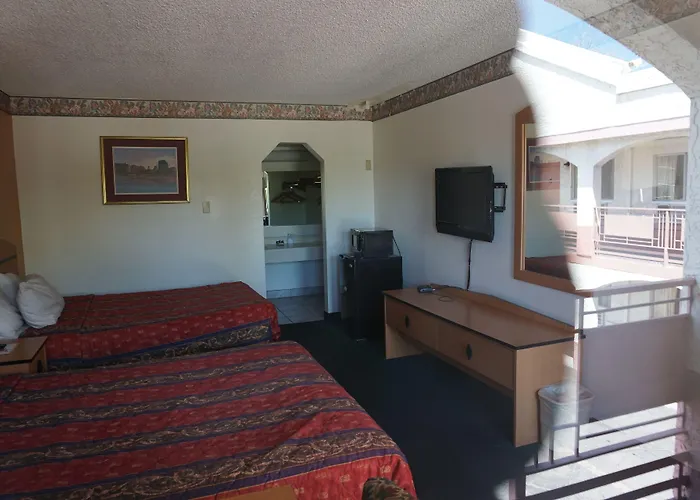 Motel Night 3*